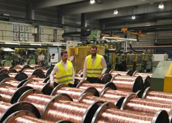 Razgovarali smo sa Eldinom Suljkićem koji je direktor tek pokrenute proizvodne kompanije Asta Bosnia i koji nam je kroz vlastiti primjer govorio o stranim investitorima i prilikama koje se pružaju mladim ljudima u našoj zemlji