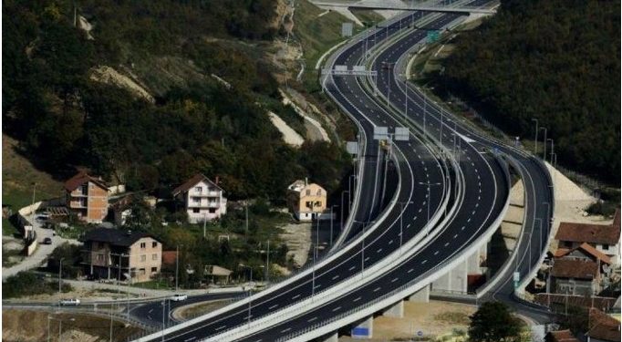 MOTOTRBO™ IP SITE CONNECT SA TRBONET DISPEČERSKIM SISTEMOM OMOGUĆAVA DOSTUPNOST I PRAĆENJE DUŽ CIJELE AUTOCESTE
