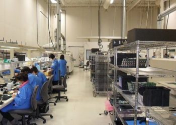 Za radnike u proizvodnji: 5 jednostavnih načina na koje možete motivisati i voditi svoju proizvodnu liniju