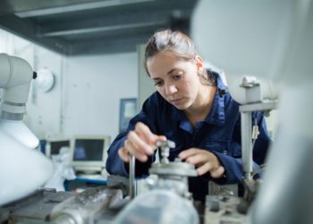 Ubrzavanje rasta proizvodnje usred neizvjesnosti