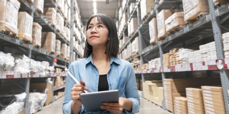 Kako smanjiti zalihe, a ipak ispuniti ciljeve isporuke na vrijeme?