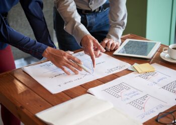 Sinergija snage: Kako integracija Project Managementa, HR-a i rukovodstva donosi uspjeh