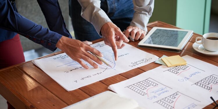 Sinergija snage: Kako integracija Project Managementa, HR-a i rukovodstva donosi uspjeh