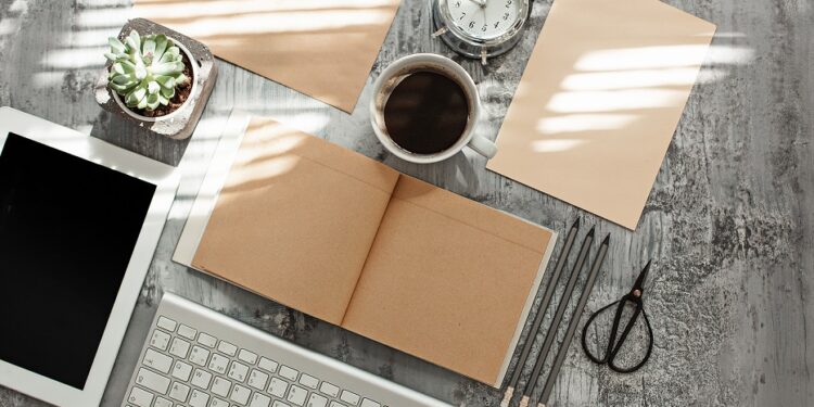 Spravice i igračke u 2023: alati za radni sto s daškom luksuza