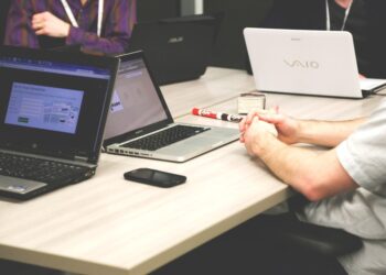 Može li jednostavnije, a teže: mostovi ili zidovi?