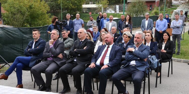 Otvoren novi TECH – LAB u Tešnju: Mjesto za mlade talente i digitalne nomade