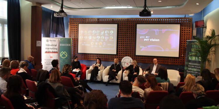 Mogu li javno istupanje i poslovanje prerasti u kreaciju i biti umjetnost?