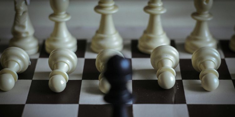 Povezivanje strategije i izvršenja: Kako svakodnevni menadžment i hoshin kanri djeluju zajedno